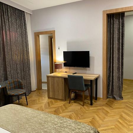 Hotel Banovani Tbilisi Bagian luar foto