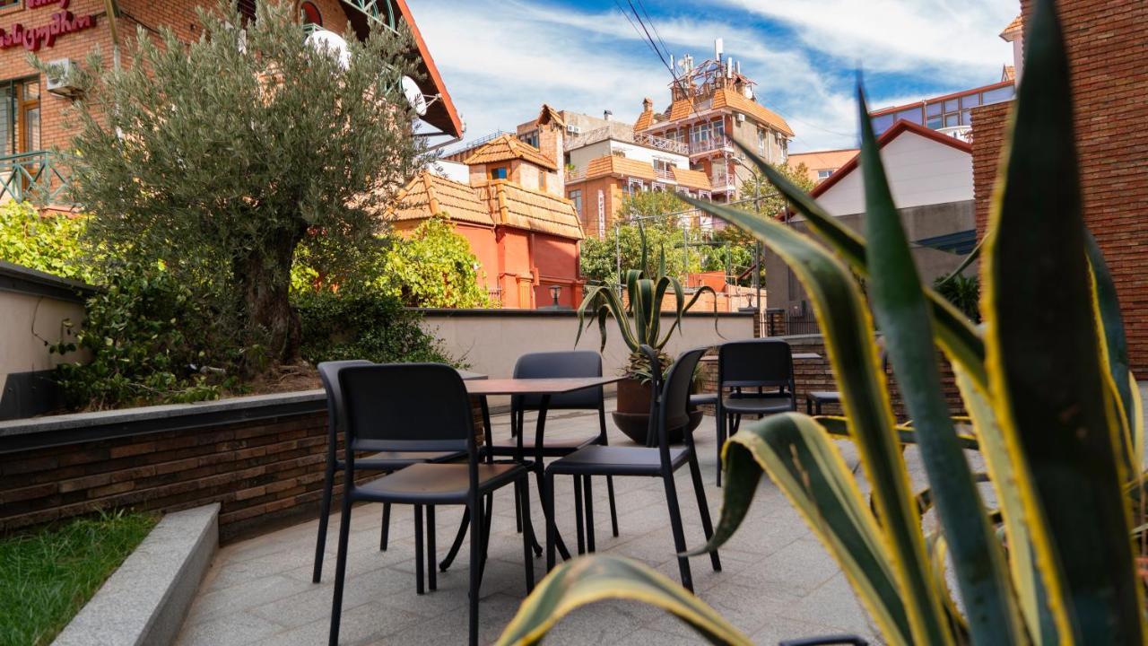 Hotel Banovani Tbilisi Bagian luar foto
