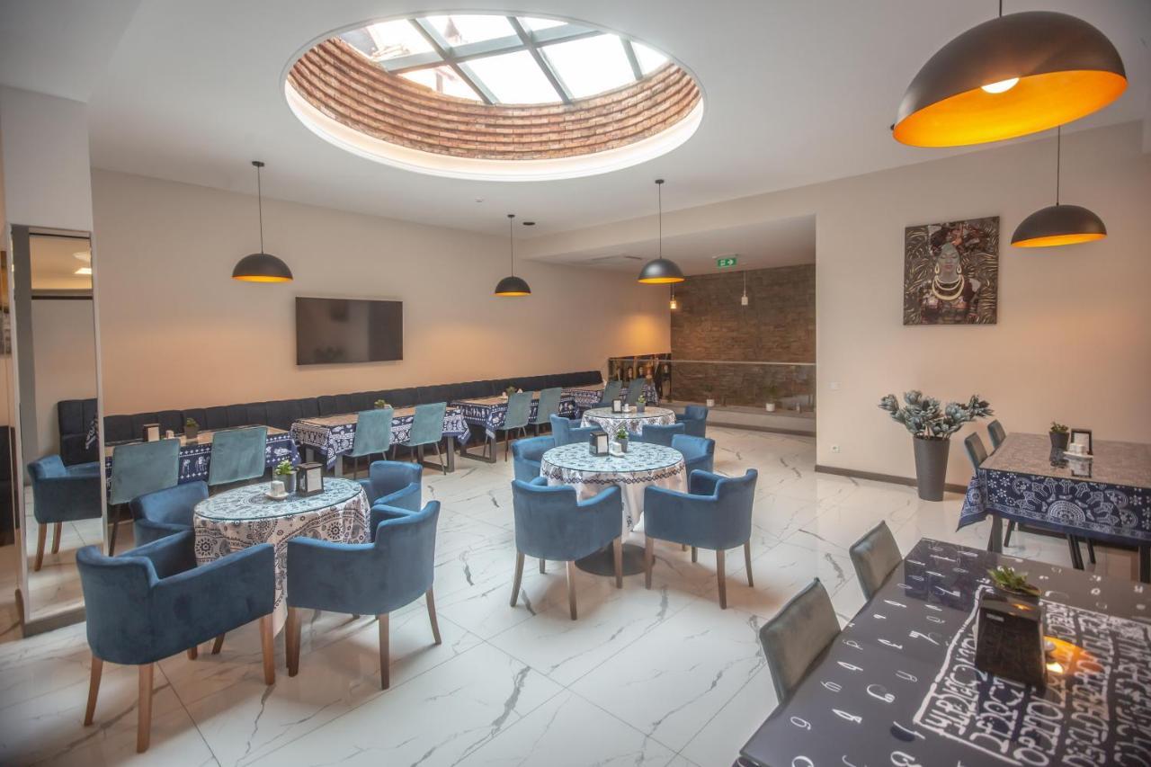 Hotel Banovani Tbilisi Bagian luar foto