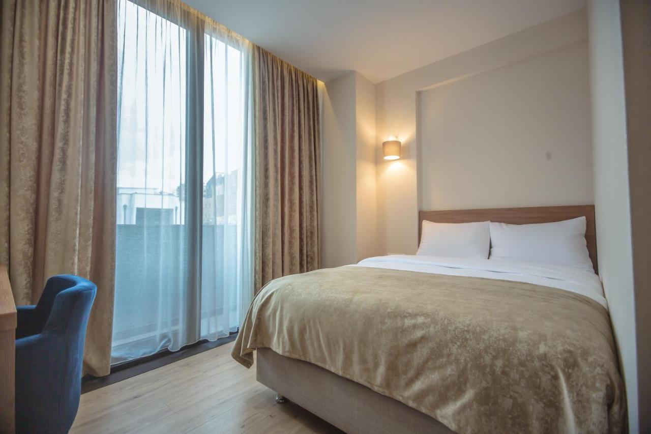 Hotel Banovani Tbilisi Bagian luar foto