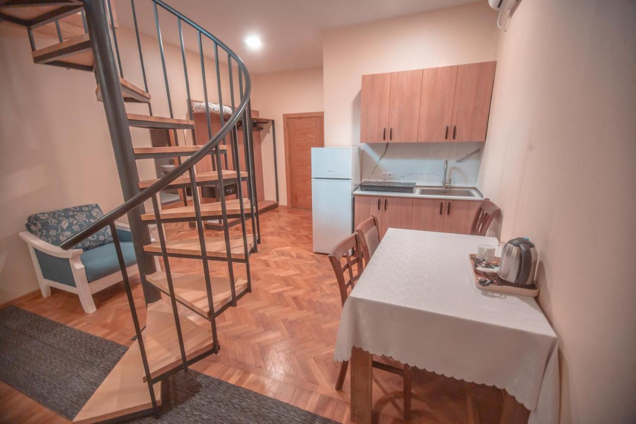 Hotel Banovani Tbilisi Bagian luar foto