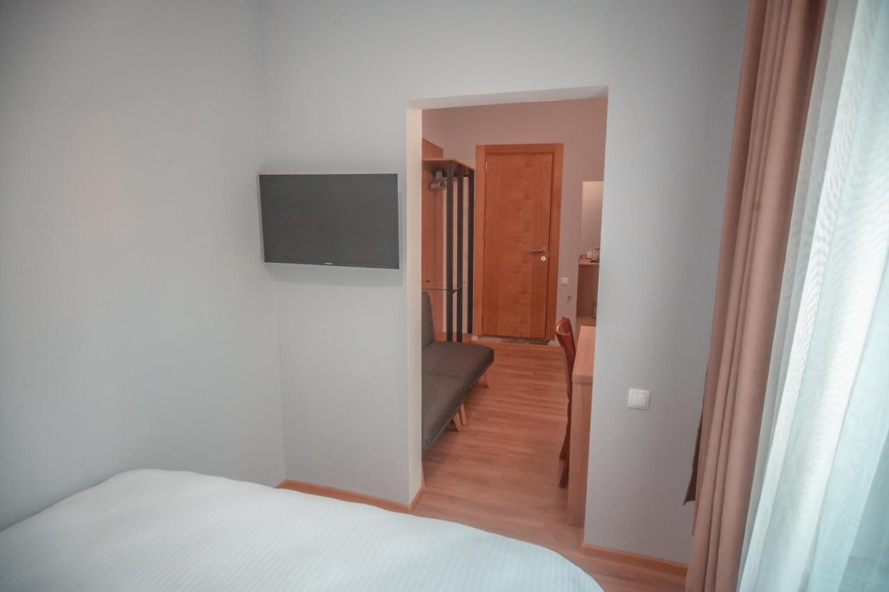 Hotel Banovani Tbilisi Bagian luar foto