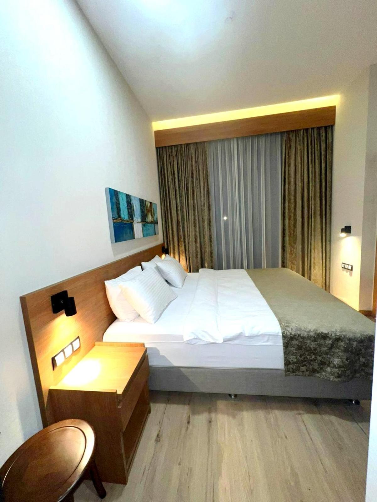 Hotel Banovani Tbilisi Bagian luar foto